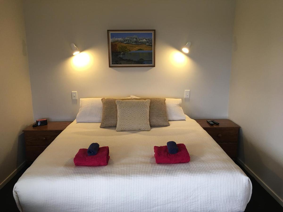 Te Anau Cottage On Govan Екстер'єр фото