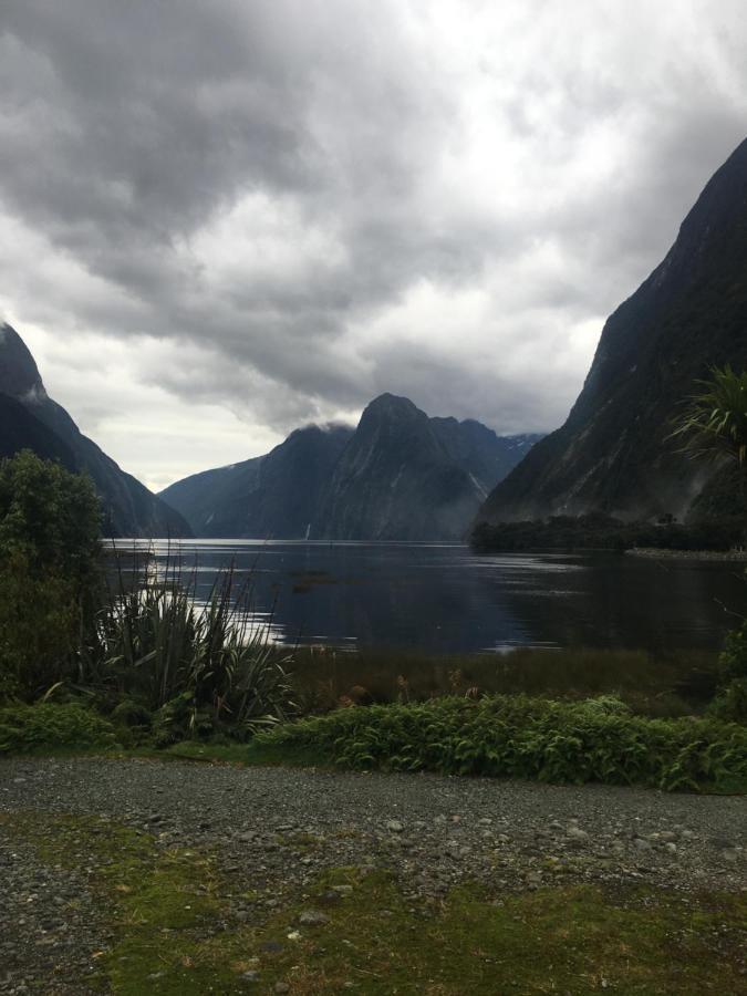 Te Anau Cottage On Govan Екстер'єр фото
